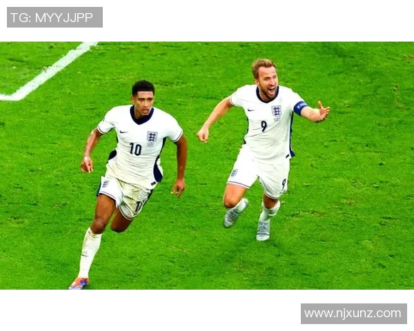 外国足球明星的灿烂笑容展现魅力瞬间与激情时刻的精彩瞬间 外国足球明星的灿烂笑容展现魅力瞬间与激情时刻的精彩瞬间